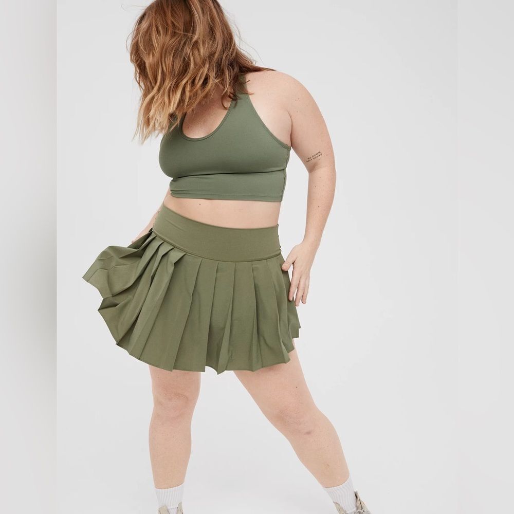 Aerie Offline Pleated Athletic Skort  Olive Green size Medium
